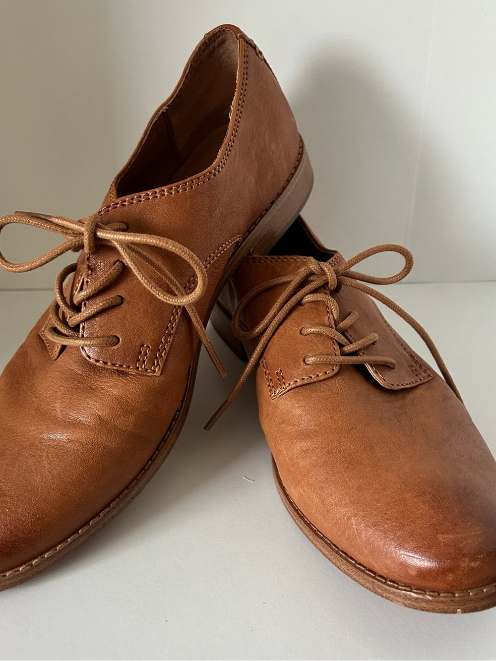 Frye Women's Cognac Leather Lace-Up Oxfords